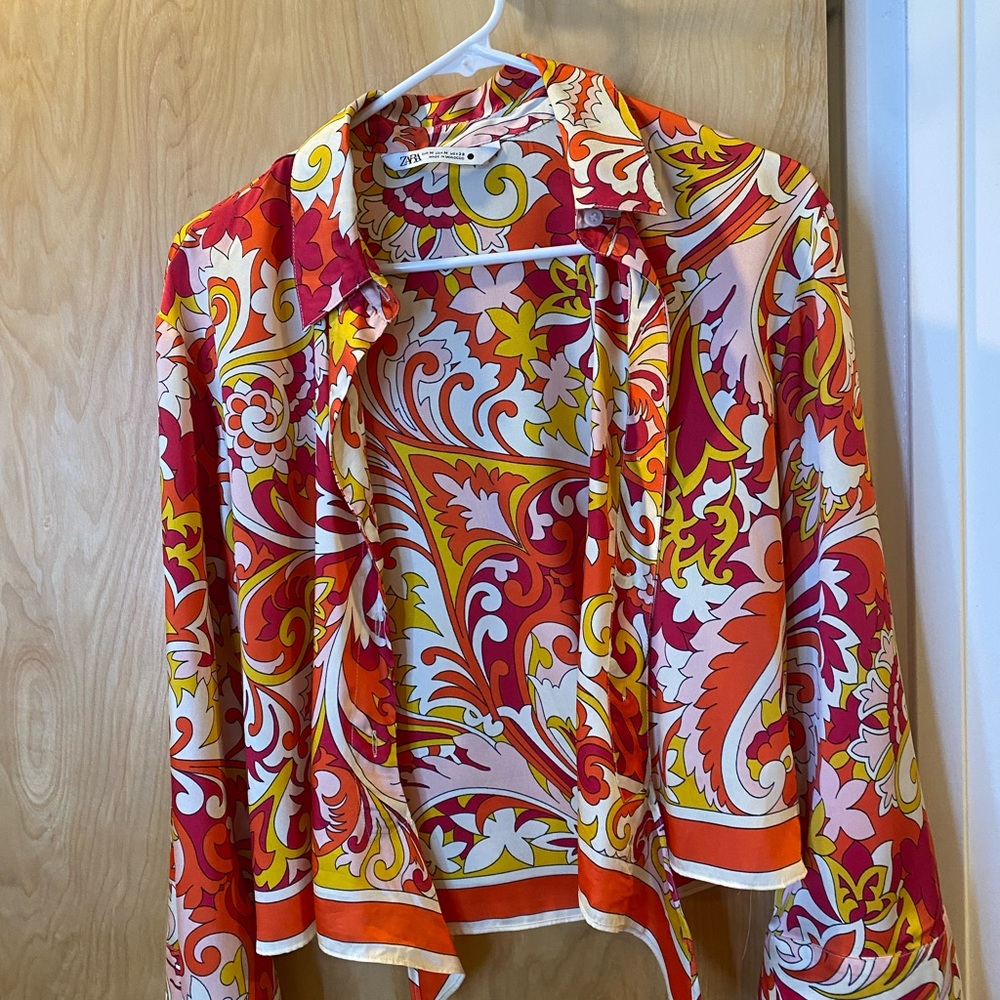 Fun colorful Zara top